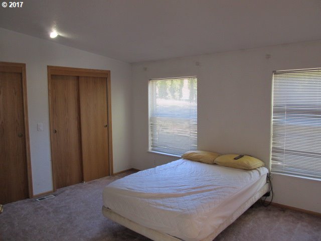 68437 Barton Road Rainier, OR 97048 - Photo 14 of 31