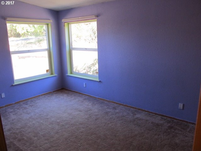 68437 Barton Road Rainier, OR 97048 - Photo 18 of 31