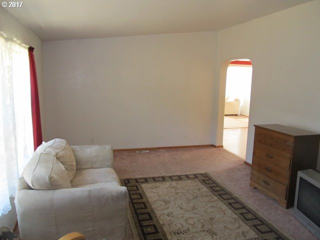 68437 Barton Road Rainier, OR 97048 - Photo 4 of 31