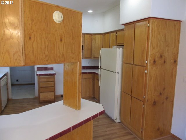 68437 Barton Road Rainier, OR 97048 - Photo 8 of 31