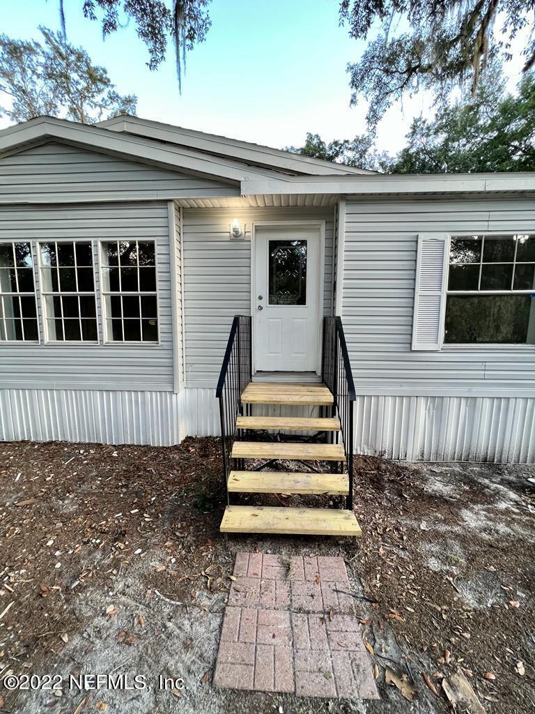 151 Old Starke Road Palatka, FL 32177 - Photo 2 of 16 432a2772-b8ce-479a-b9b7-801b4c4bca62