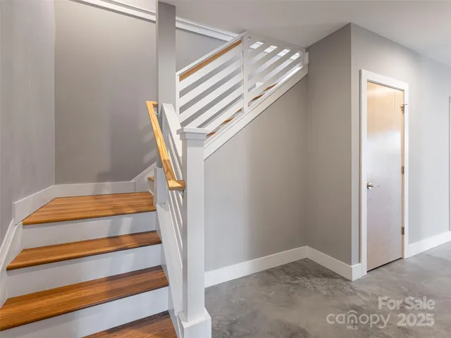 $775,000 | 7 Mauricet Lane, Asheville, NC 28806