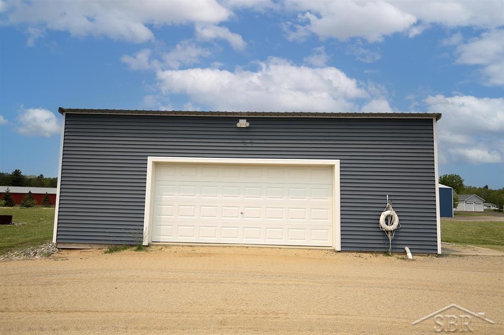 32 East Baker Road Hope, MI 48628 - Photo 3 of 66