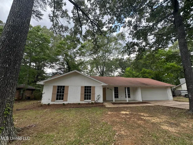 $1,900 | 105 Poplar Drive, Brandon, MS 39047