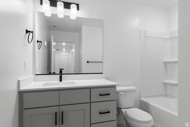 2816 West Aurora Avenue Mapleton, UT 84664 - Photo 15 of 20 Bathroom featuring vanity and shower / bath combination