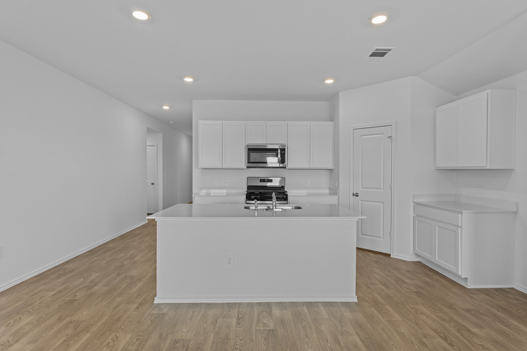 12208 Silverton Tree Bend Mustang Ridge, TX 78610 - Photo 15 of 28