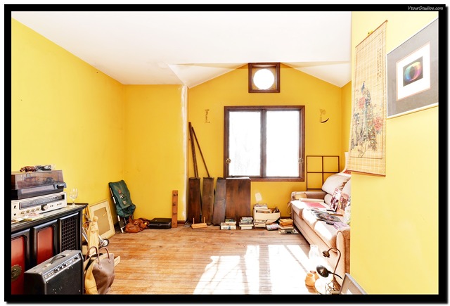 38W709 Seavey Road Batavia, IL 60510 - Photo 14 of 21 a view of a living room with a couch