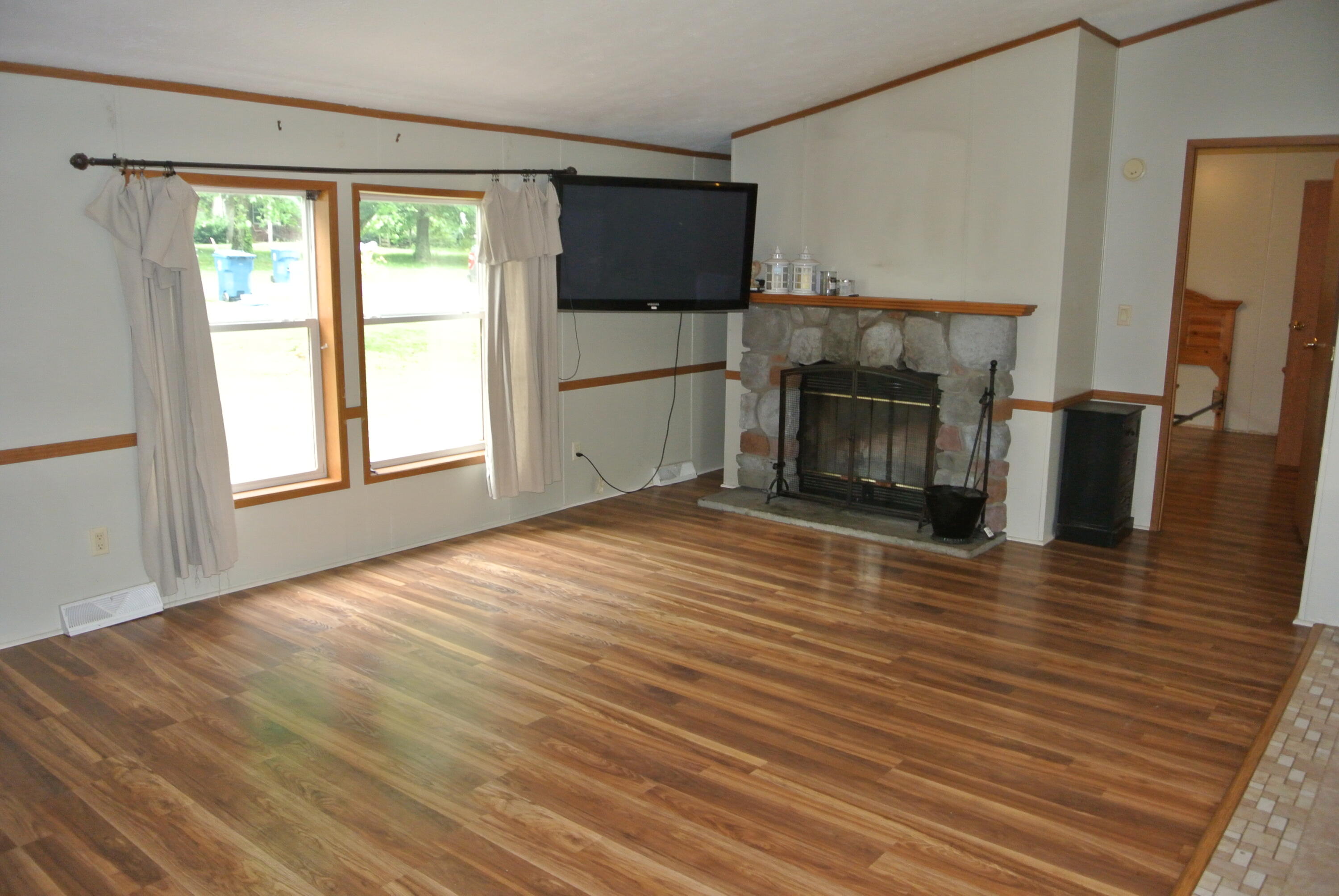 233 Vallandingham Road Dry Ridge, KY 41035 - Photo 2 of 32