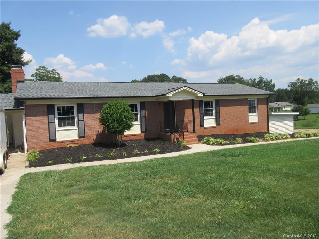 2704 Silvers Lane Albemarle, NC 28001 - Photo 2 of 17