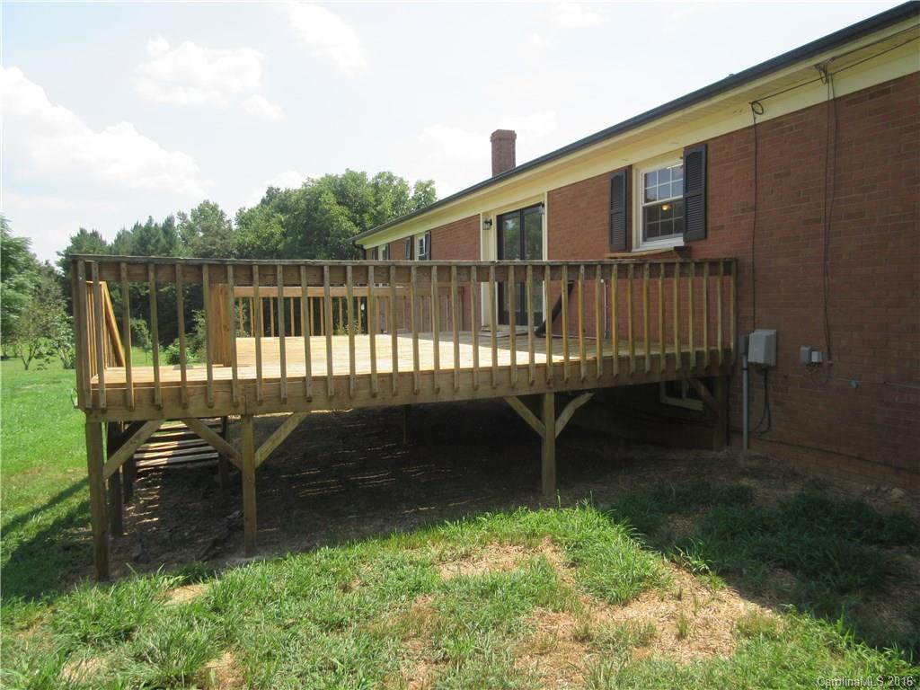 2704 Silvers Lane Albemarle, NC 28001 - Photo 4 of 17