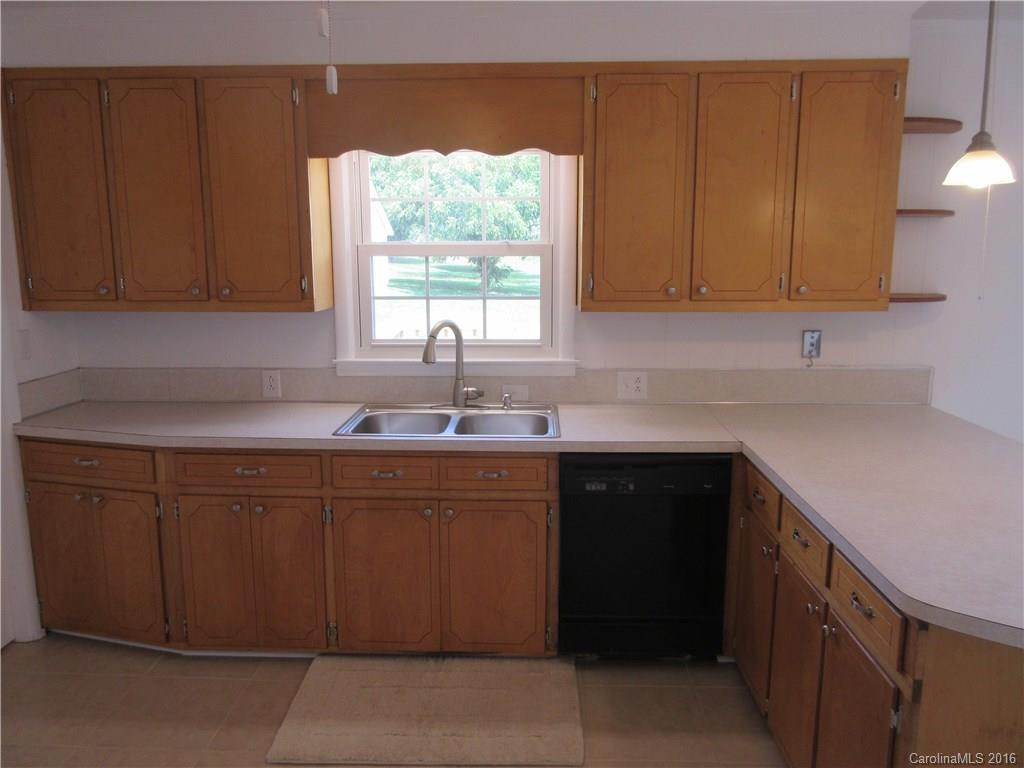 2704 Silvers Lane Albemarle, NC 28001 - Photo 8 of 17