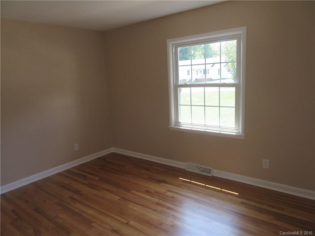 2704 Silvers Lane Albemarle, NC 28001 - Photo 10 of 17