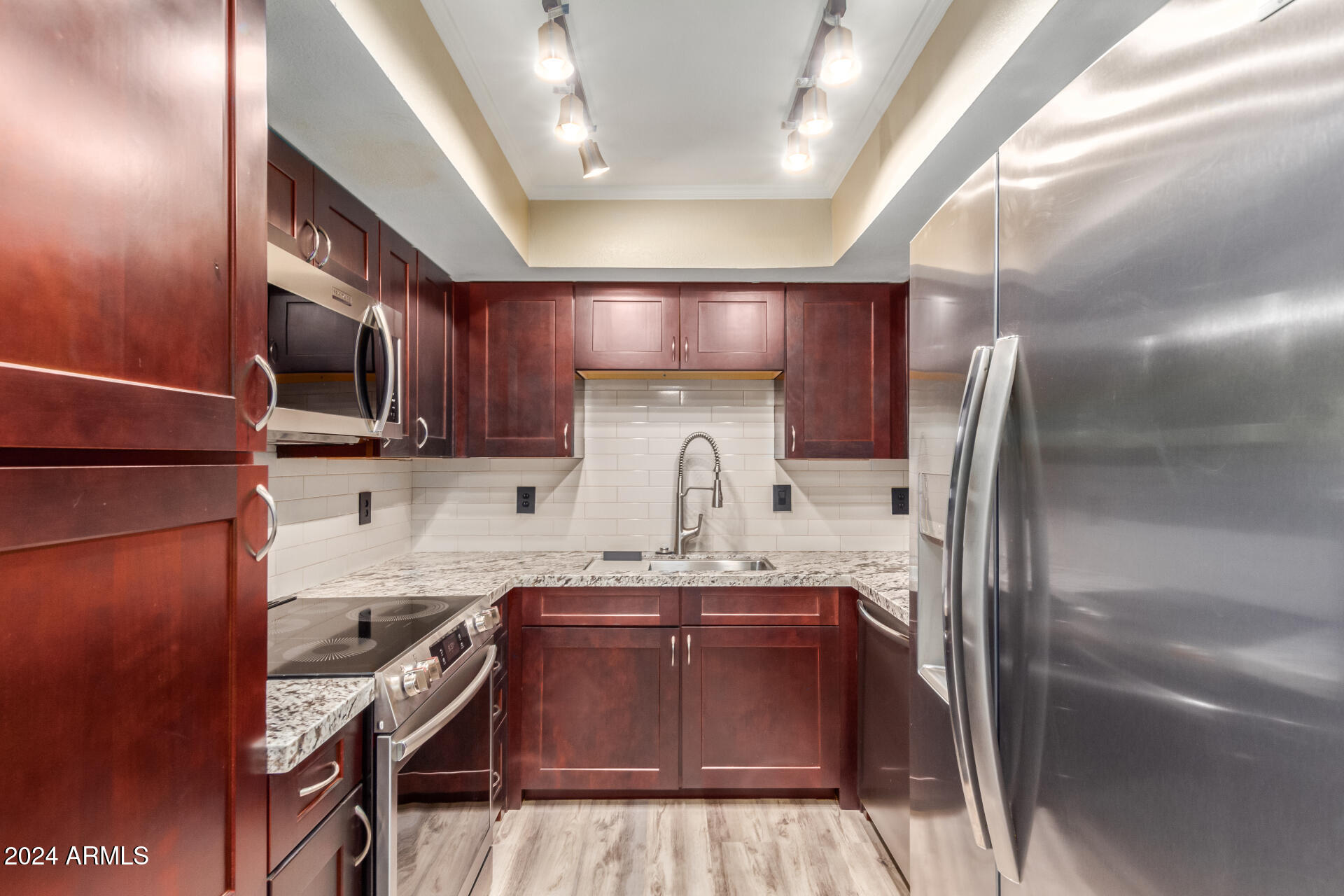 1340 North Recker Road, Unit 131 Mesa, AZ 85205 - Photo 8 of 25 kitchen