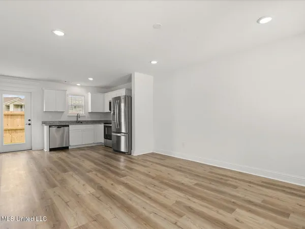 $1,500 | 14966 Rowan Oak Street, Gulfport, MS 39503