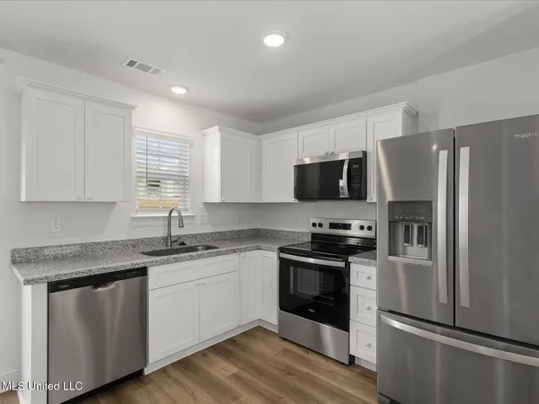 $1,500 | 14966 Rowan Oak Street, Gulfport, MS 39503