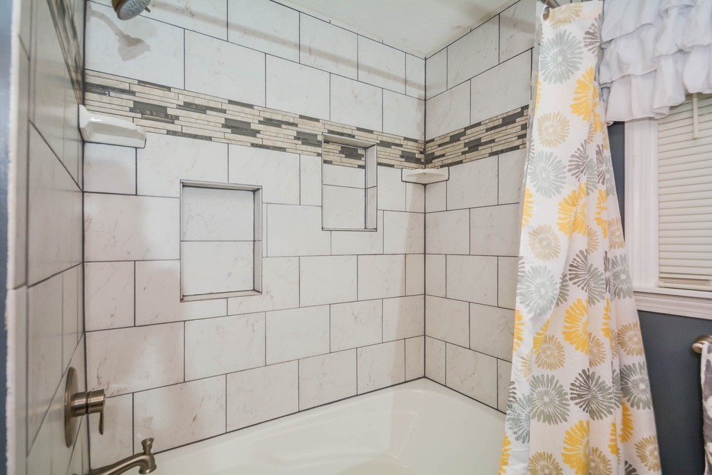 14 Ruth Avenue Dracut, MA 01826 - Photo 12 of 26 Gallery Image 12