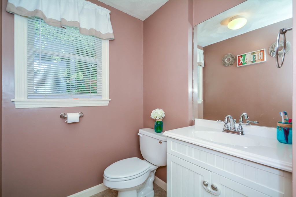 14 Ruth Avenue Dracut, MA 01826 - Photo 10 of 26 Gallery Image 10