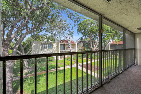 150 Pineview Road, Unit J6 Jupiter, FL 33469 - Photo 25 of 27 023_KlmA