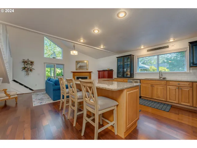 $849,000 | 1577 South Franklin Street, Seaside, OR 97138