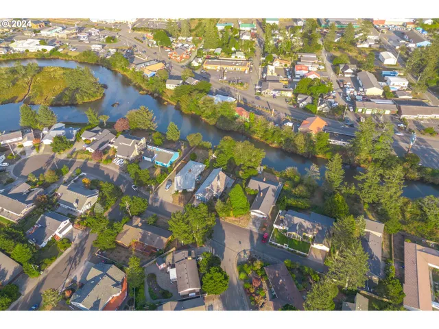 $849,000 | 1577 South Franklin Street, Seaside, OR 97138