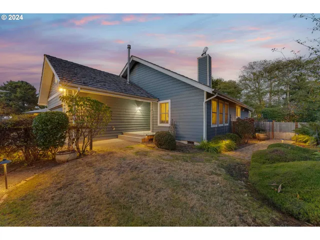 $849,000 | 1577 South Franklin Street, Seaside, OR 97138