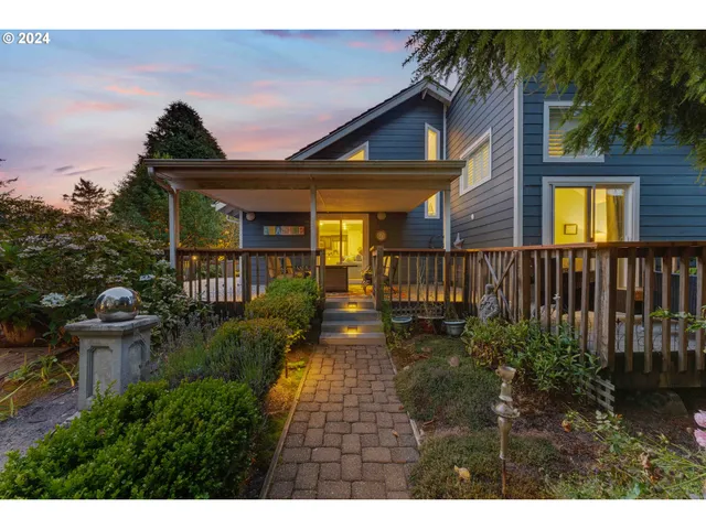 $849,000 | 1577 South Franklin Street, Seaside, OR 97138