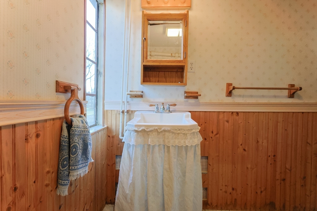 127 Glenview Street Upton, MA 01568 - Photo 31 of 39