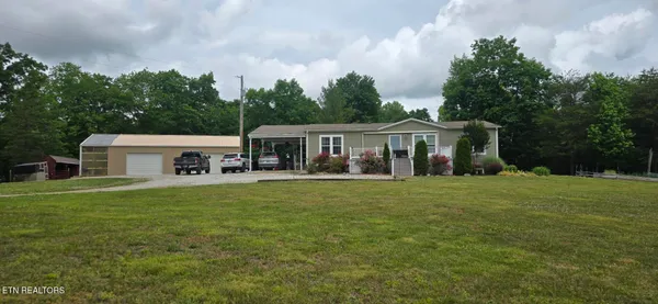 $400,000 | 815 Crooked Branch Pvt Road, Huntsville, TN 37756