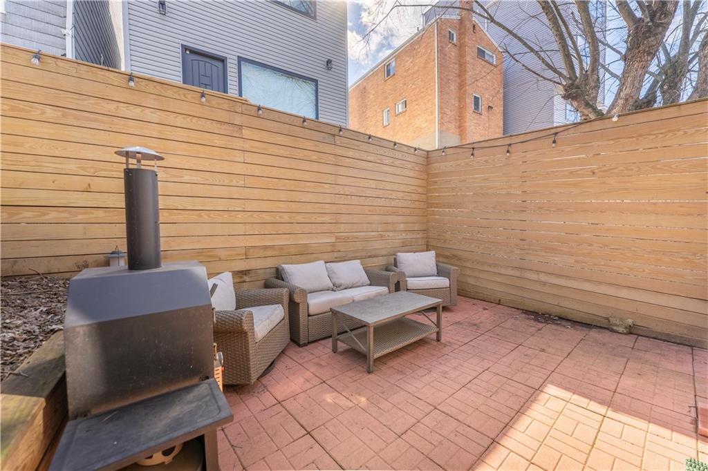 5322 Kent Way Pittsburgh, PA 15201 - Photo 22 of 24 a backyard of a house with seating space