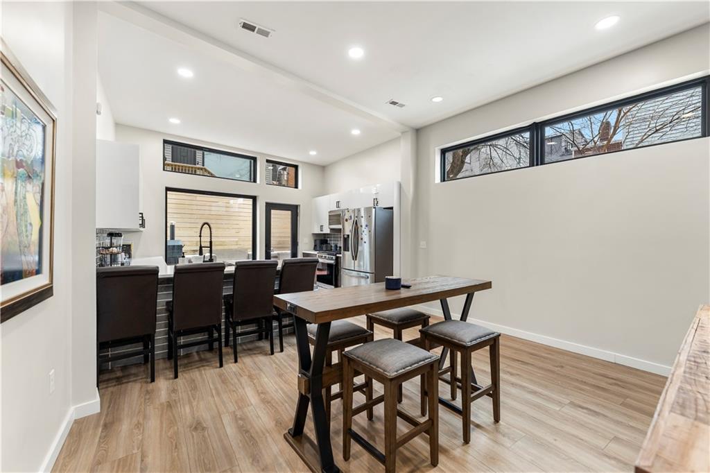 5322 Kent Way Pittsburgh, PA 15201 - Photo 7 of 24 a view of a dining room with furniture