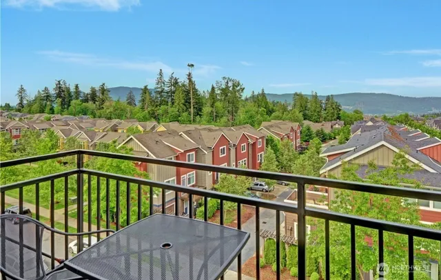 $3,500 | 1840 25th Avenue Northeast, Unit 405, Issaquah, WA 98029