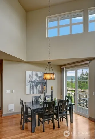 $3,500 | 1840 25th Avenue Northeast, Unit 405, Issaquah, WA 98029