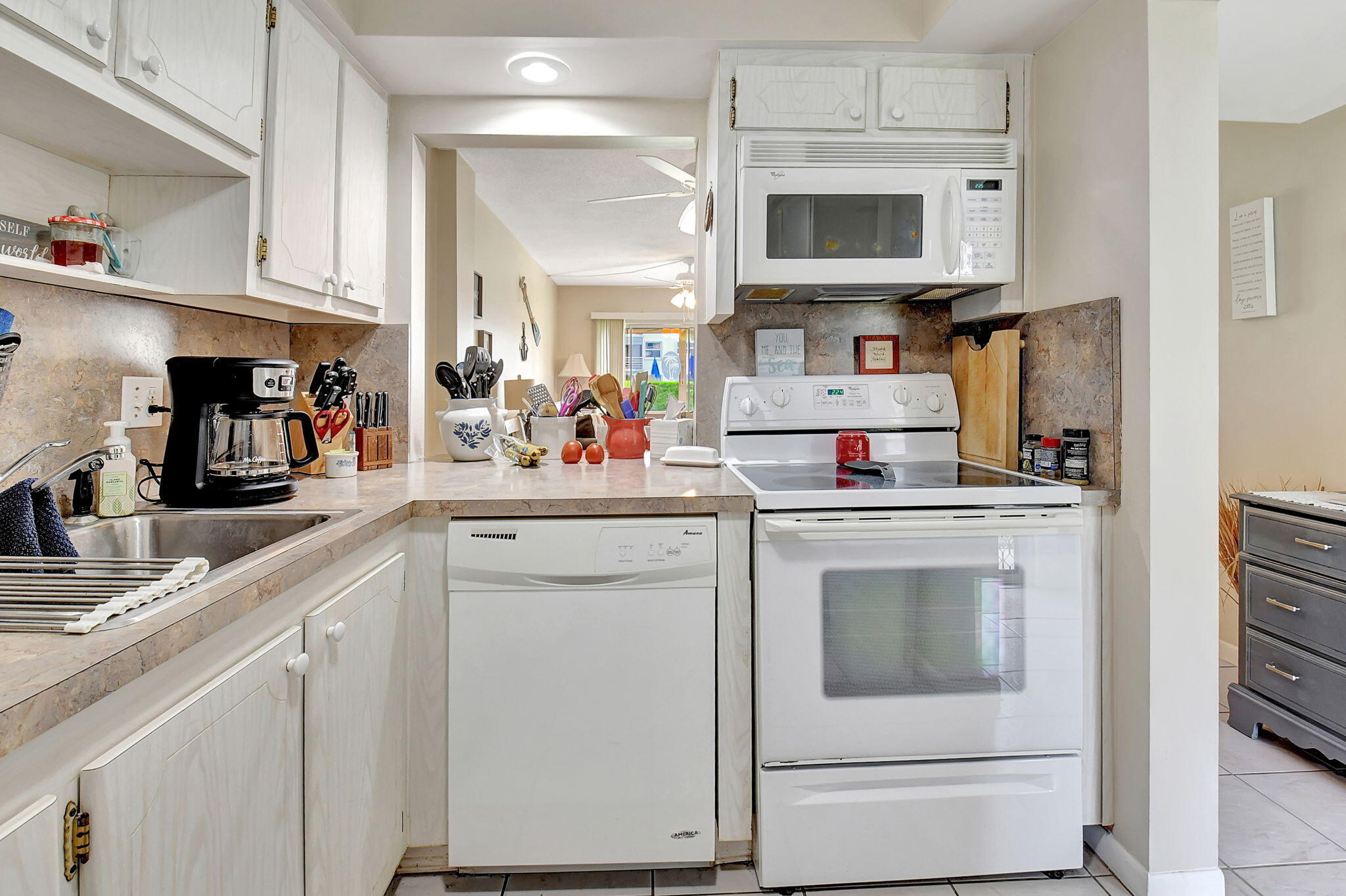 5501 Northwest 2nd Avenue, Unit 105 Boca Raton, FL 33487 - Photo 7 of 39 17-web-or-mls-DSC_2788