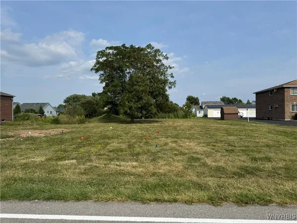 $45,000 | 6983 Plaza Drive, Wheatfield, NY 14304