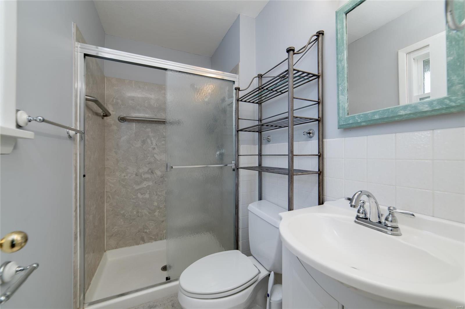 1018 Bedford Lane Ballwin, MO 63011 - Photo 16 of 37