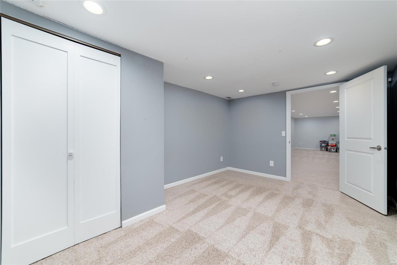 1018 Bedford Lane Ballwin, MO 63011 - Photo 27 of 37