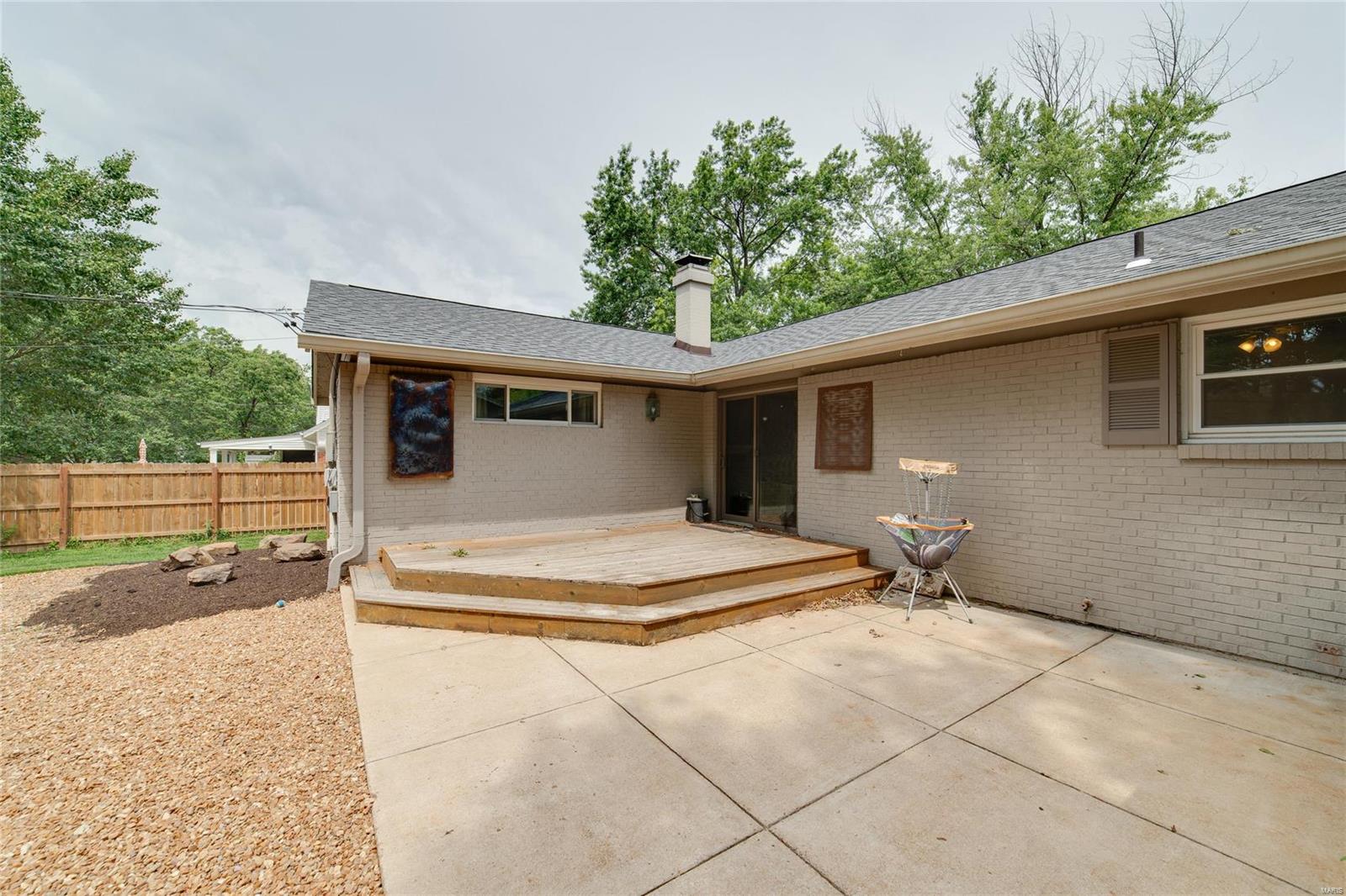 1018 Bedford Lane Ballwin, MO 63011 - Photo 33 of 37