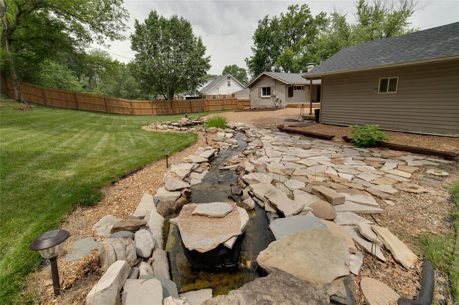 1018 Bedford Lane Ballwin, MO 63011 - Photo 36 of 37