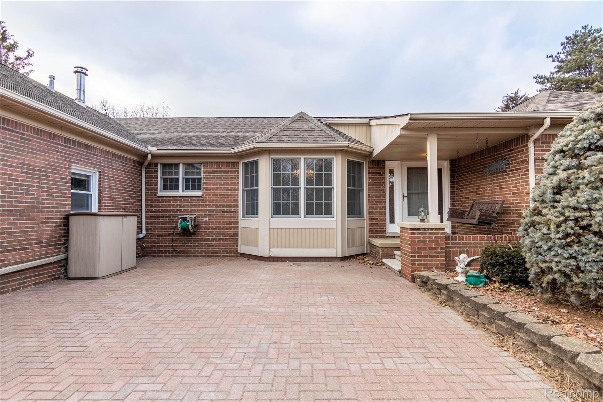 6379 Old Haggerty Road Canton, MI 48187 - Photo 4 of 71 4.Front