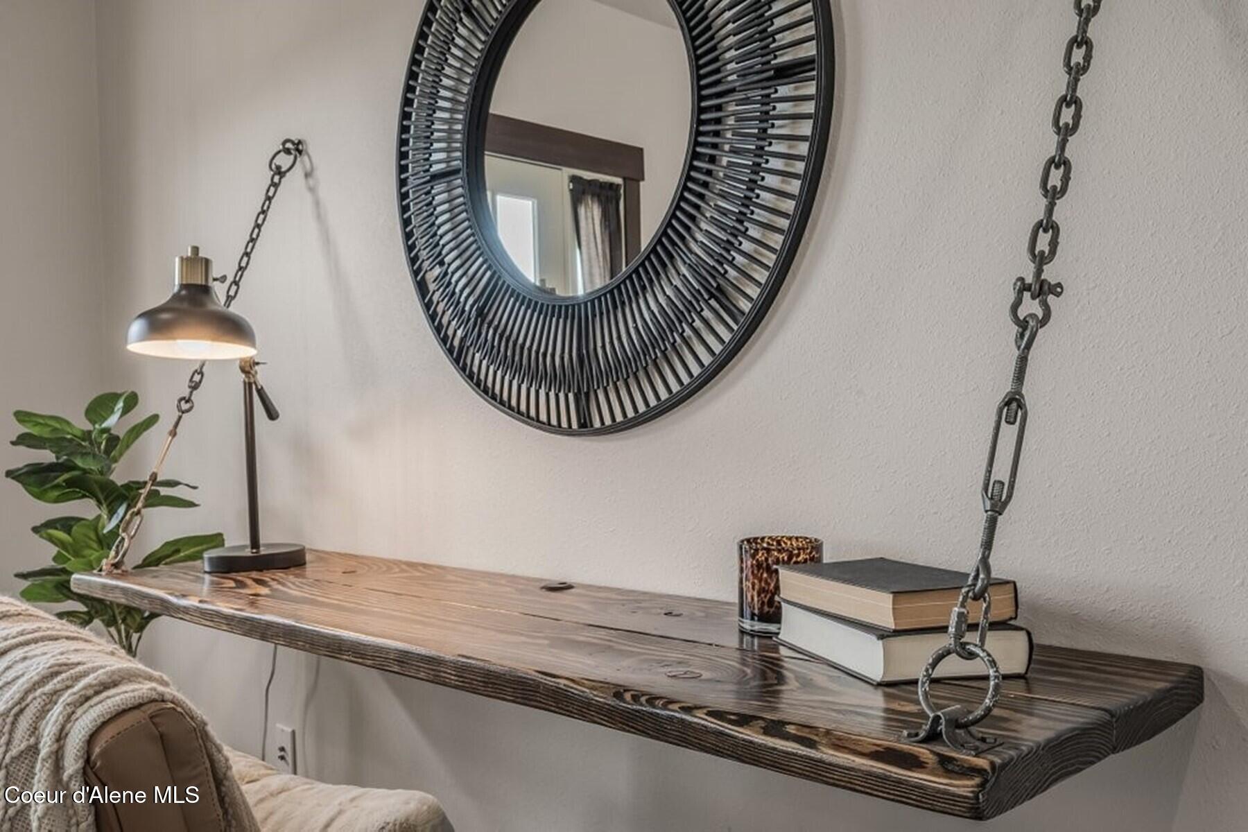 455 Solar Road Oldtown, ID 83822 - Photo 12 of 52 Entryway Nook