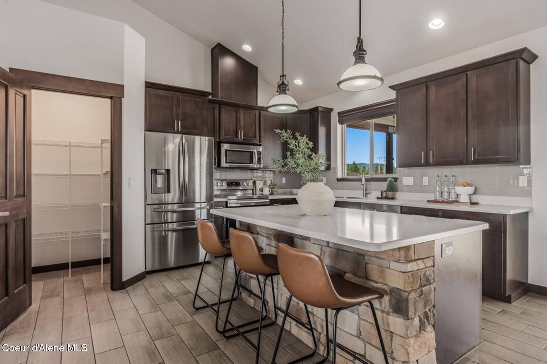455 Solar Road Oldtown, ID 83822 - Photo 19 of 52 Open Kitchen