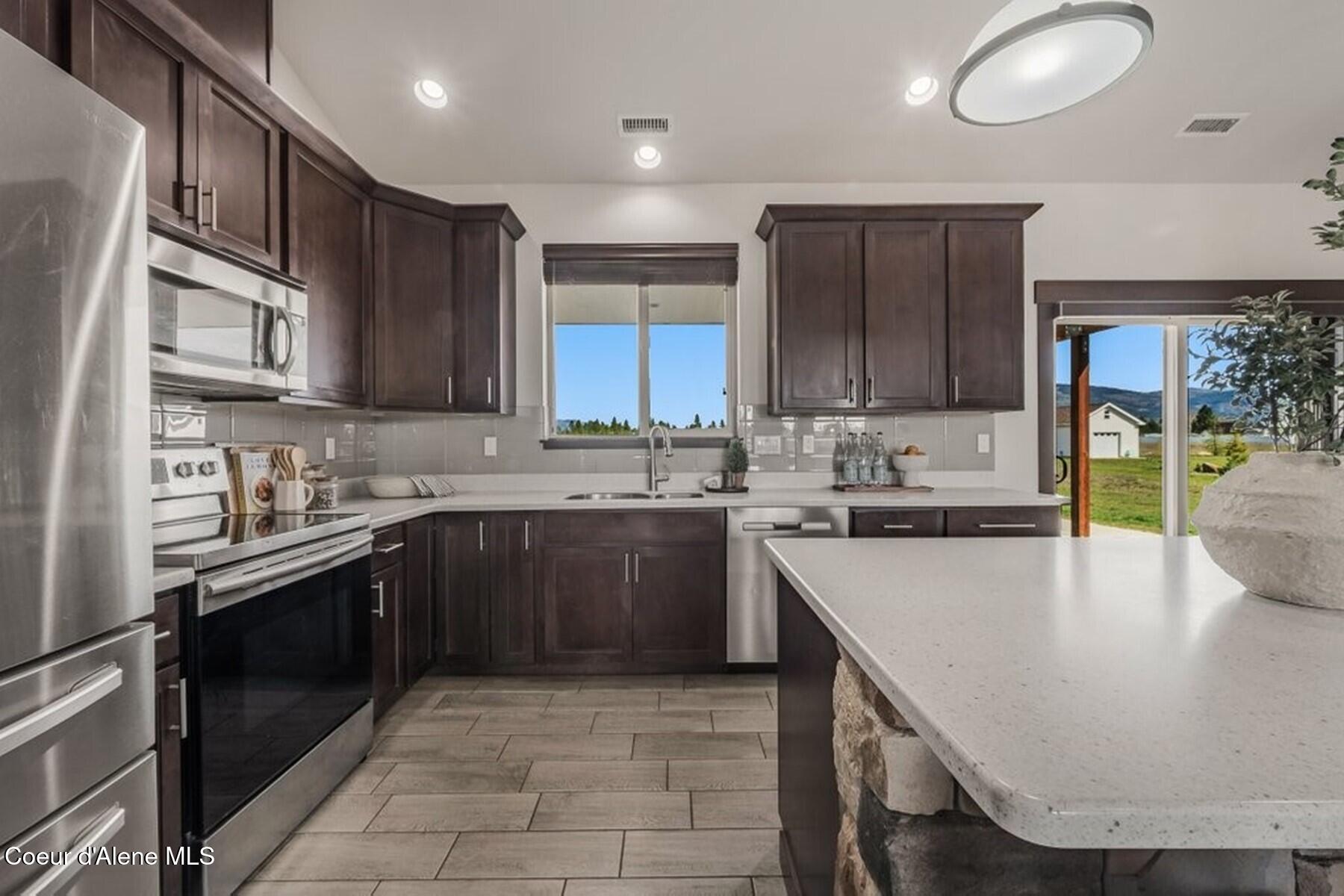 455 Solar Road Oldtown, ID 83822 - Photo 20 of 52 Stainless Appliances