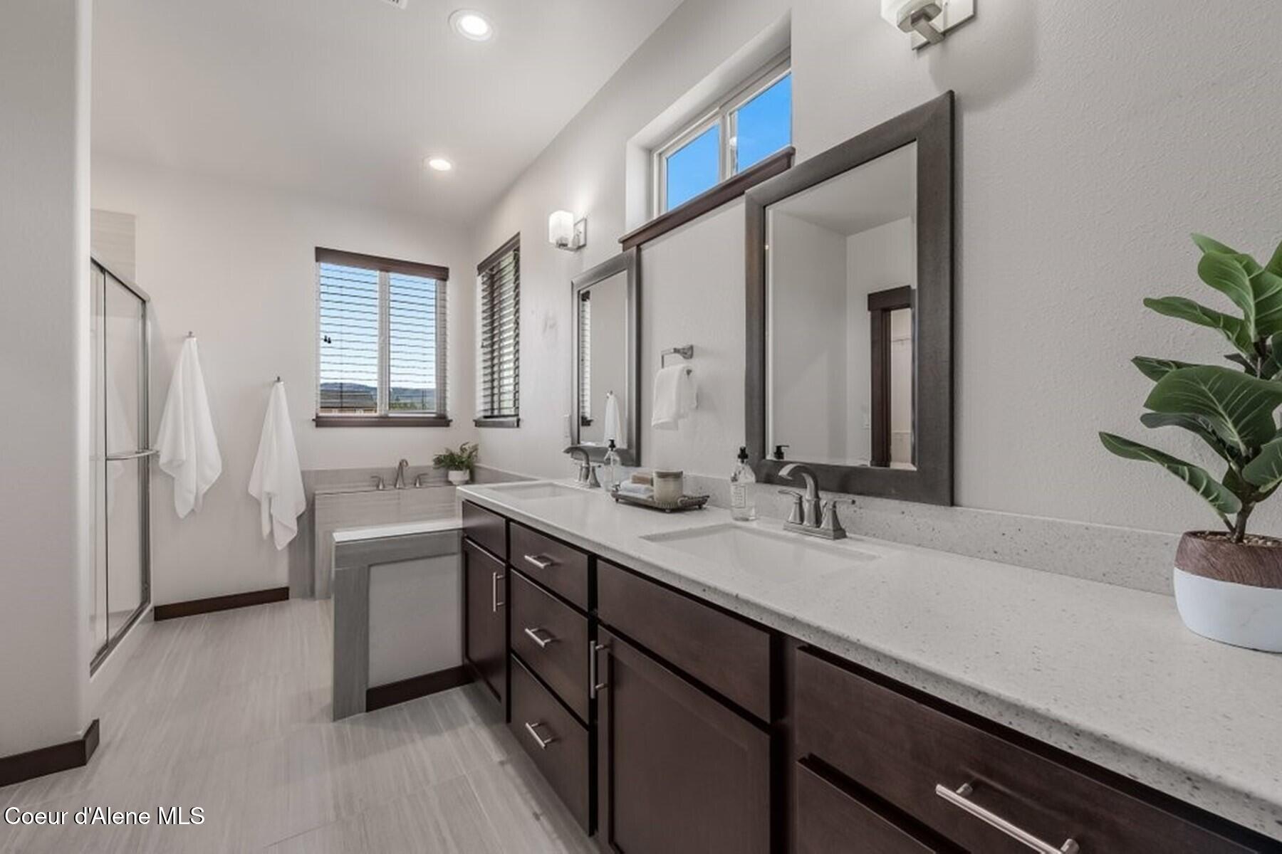 455 Solar Road Oldtown, ID 83822 - Photo 28 of 52 Primary Bathroom Ensuite