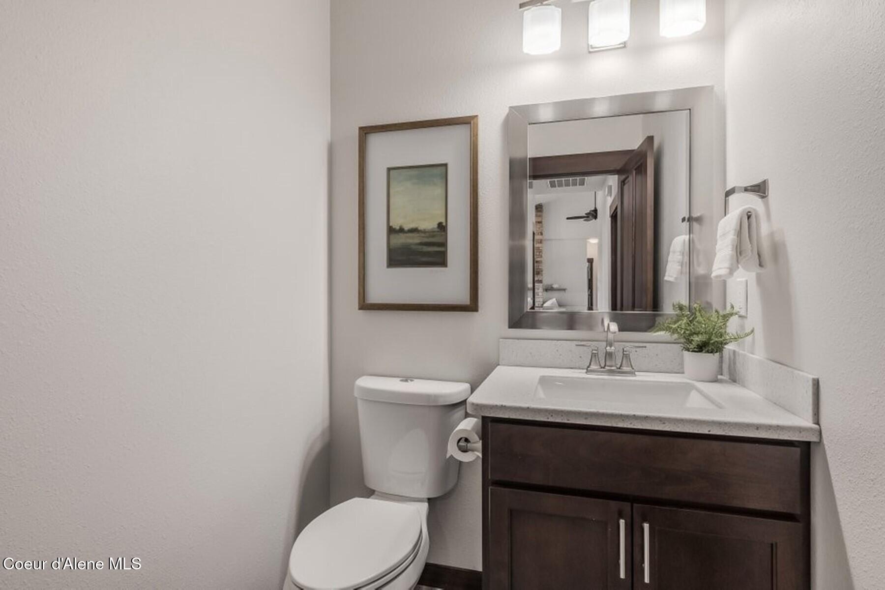 455 Solar Road Oldtown, ID 83822 - Photo 34 of 52 Convenient Half Bathroom