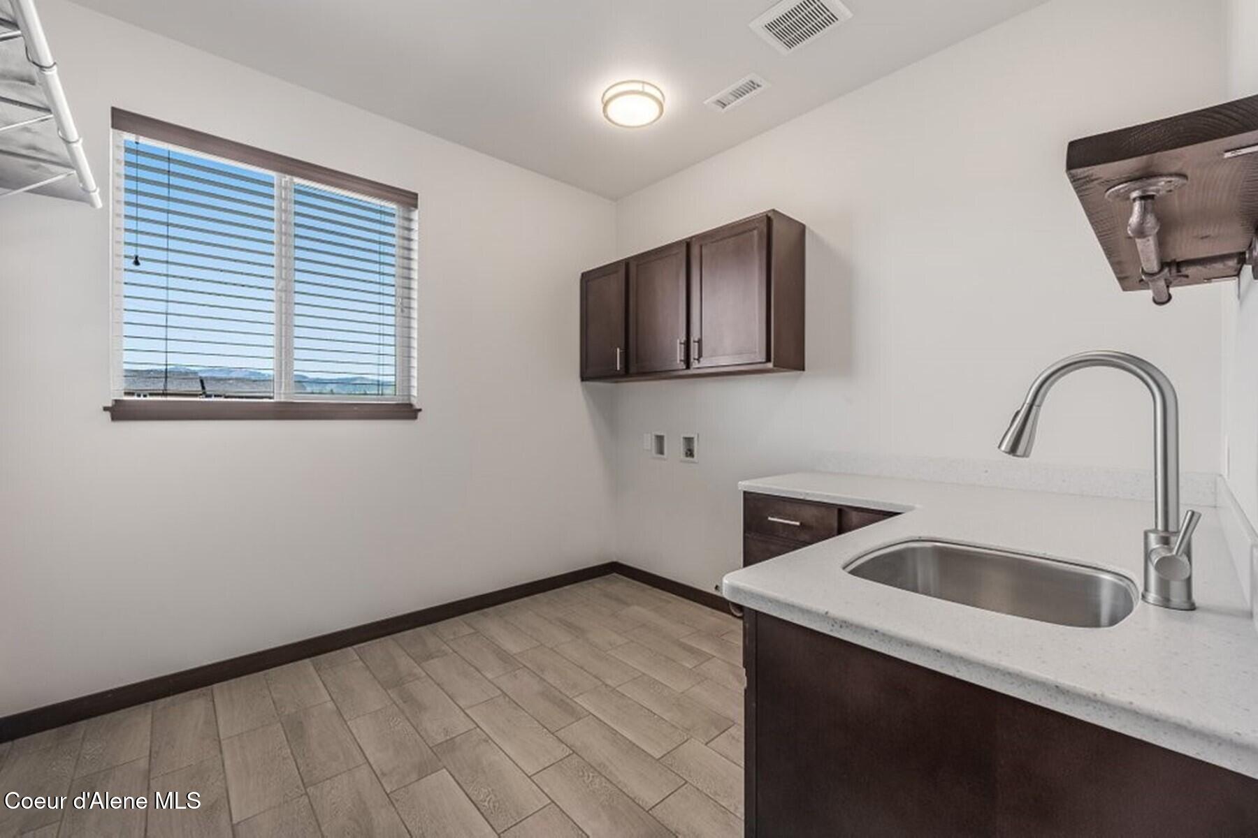 455 Solar Road Oldtown, ID 83822 - Photo 43 of 52 Laundry Room