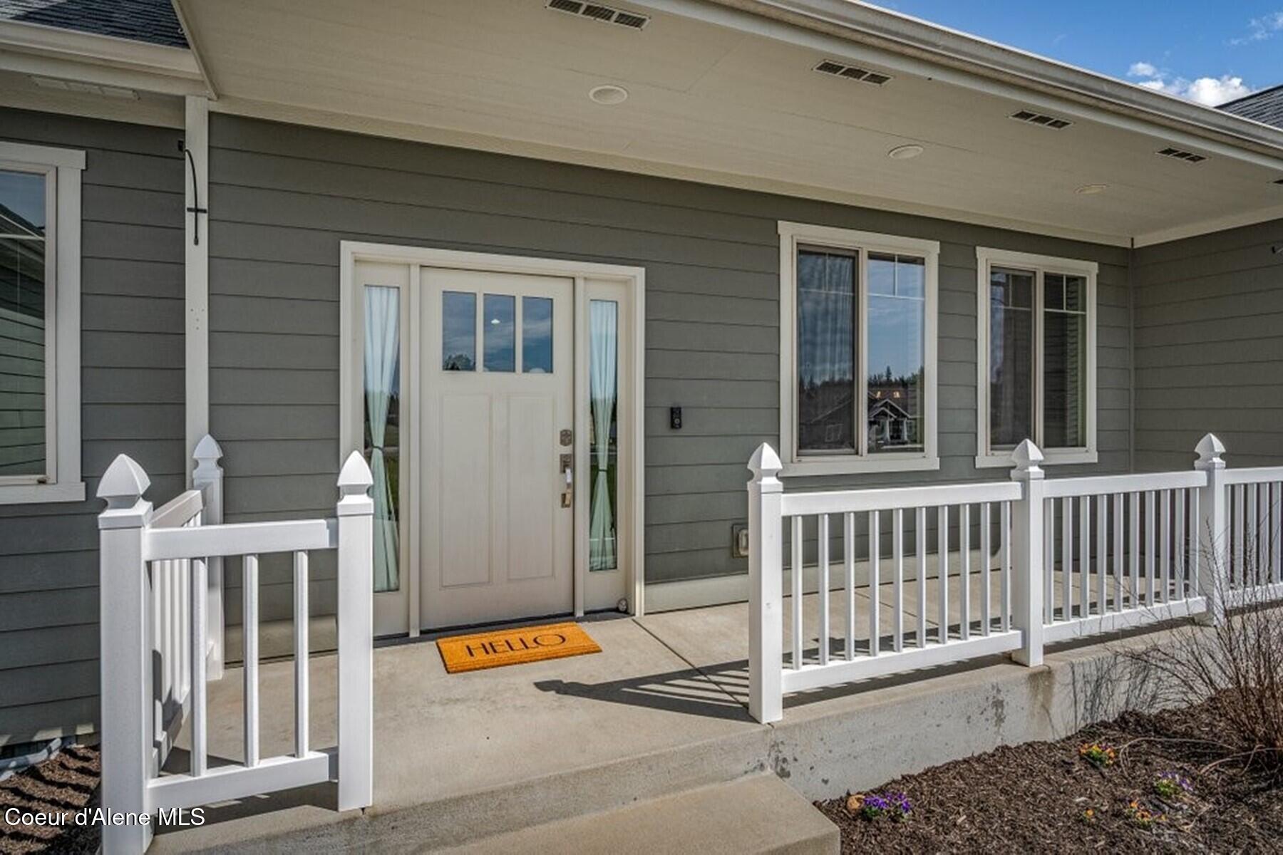 455 Solar Road Oldtown, ID 83822 - Photo 5 of 52 Covered Front Entry