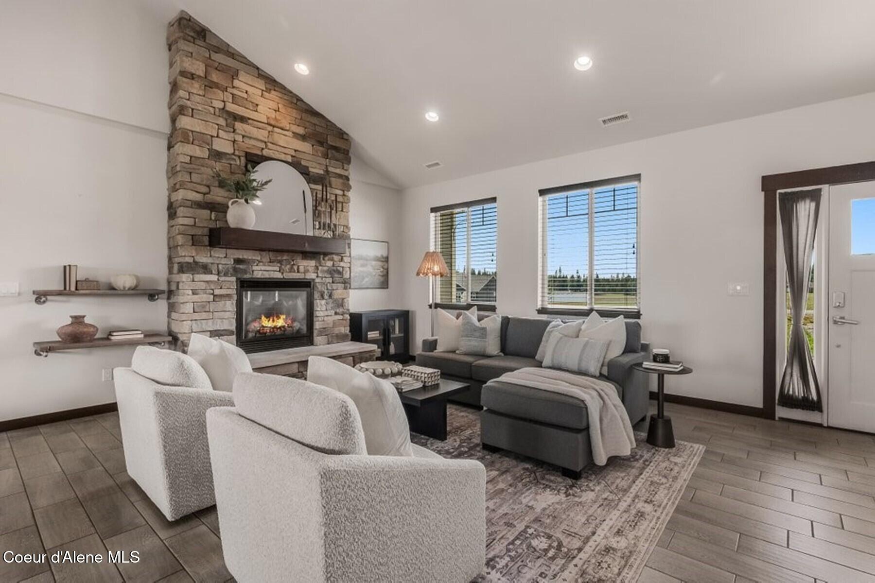 455 Solar Road Oldtown, ID 83822 - Photo 7 of 52 Bright Inviting