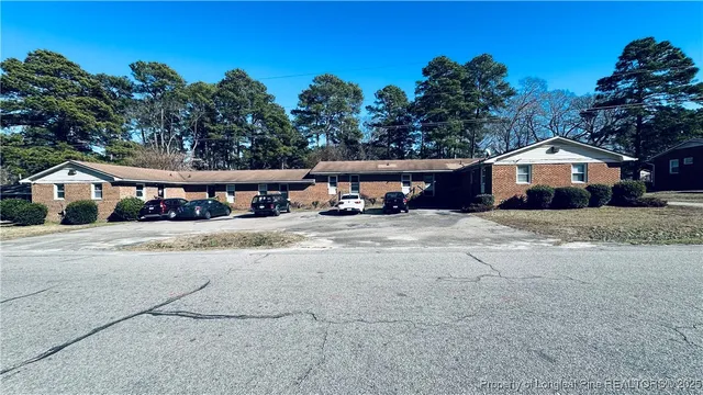 $725 | 4956 Fieldcrest Drive, Unit H, Fayetteville, NC 28303