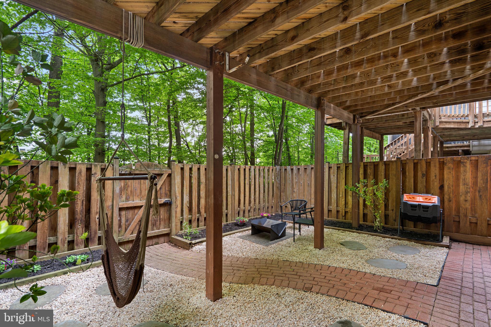 20695 Riptide Square Sterling, VA 20165 - Photo 30 of 35 Serence Patio