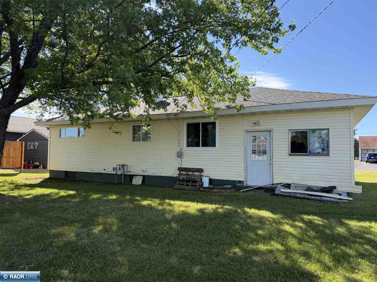 233 Guilford Road Hoyt Lakes, MN 55750 - Photo 2 of 20